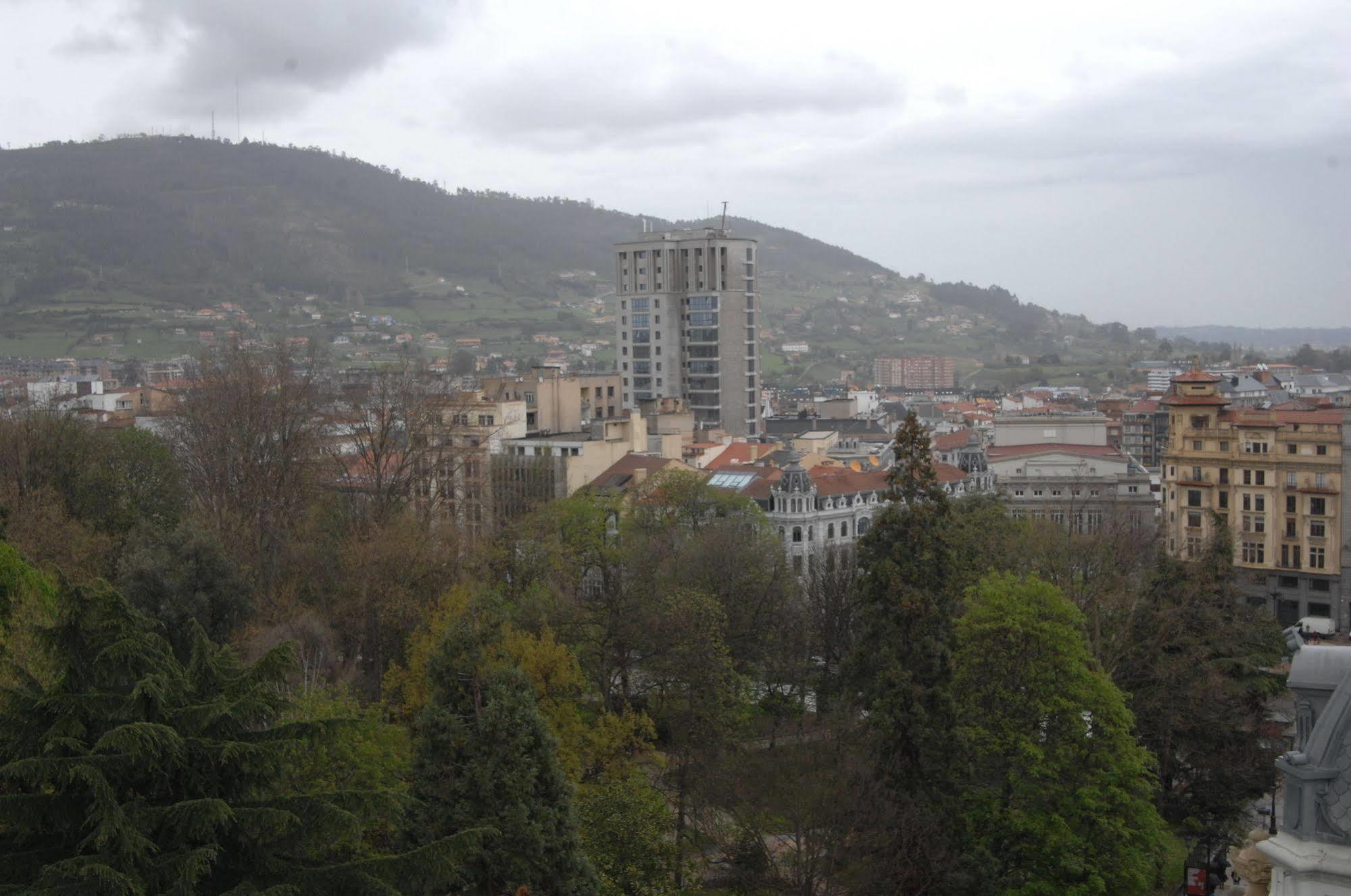 Hôtel Santacruz à Oviede Extérieur photo